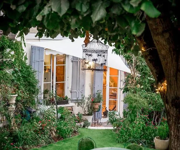 La Maison Charmante Bed & Breakfast