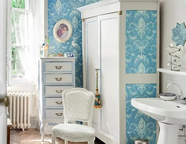 Bed & Breakfast La Maison Charmante 3*