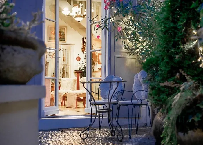 La Maison Charmante Bed & Breakfast