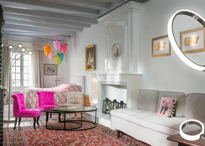 Bed & Breakfast La Maison Charmante 3*